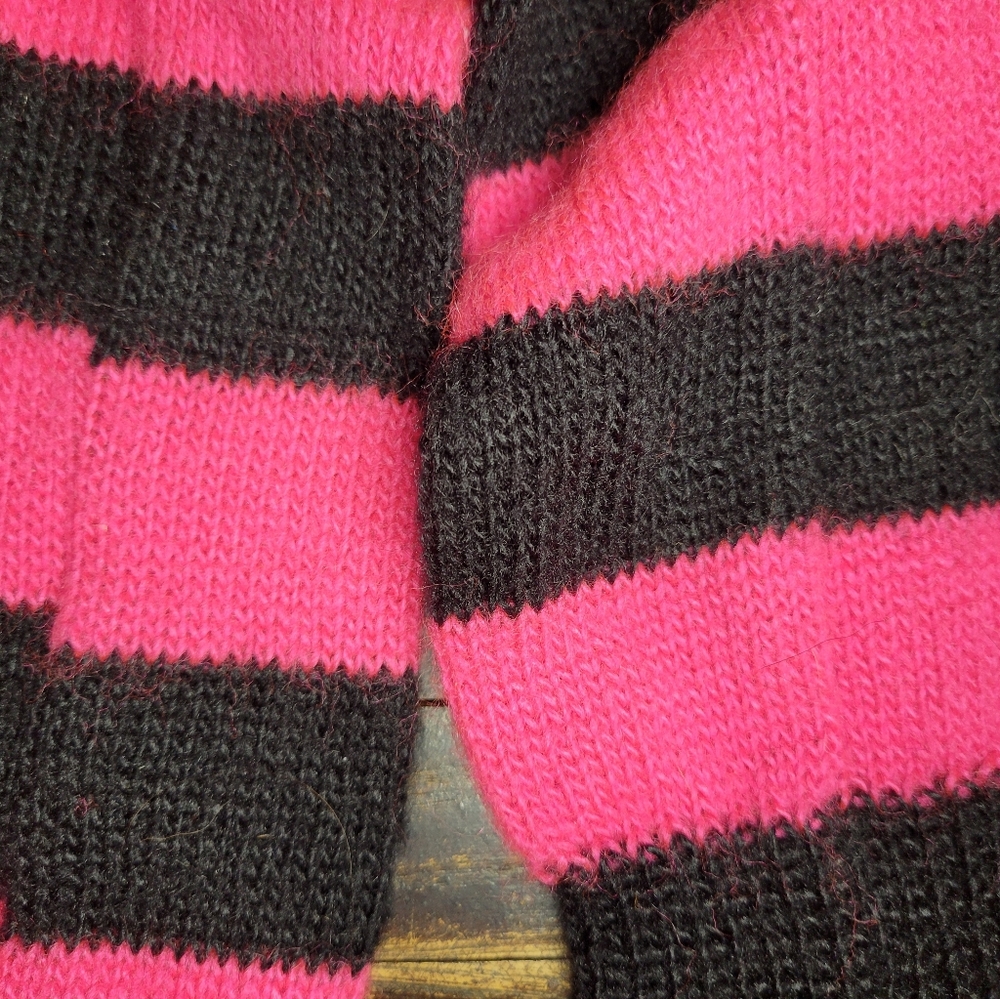 vintage 80s neon pink and black striped leg warmers - Picture 3 of 4